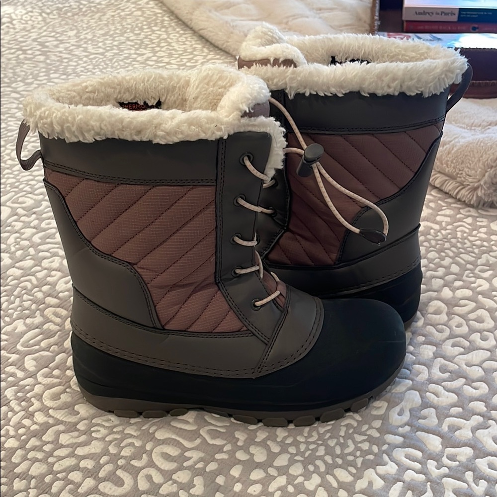 Kids Winter Boots in Black and Brown